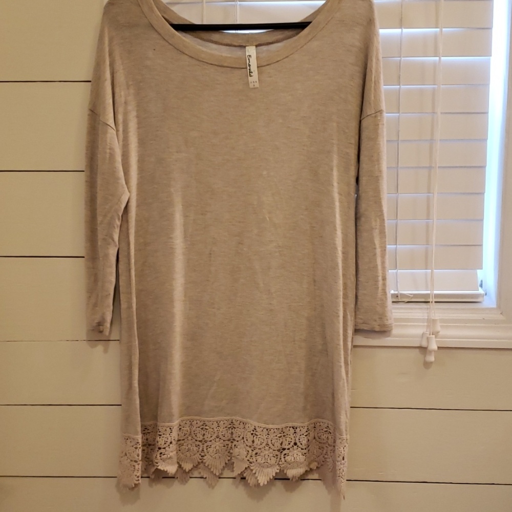 Tunic - Picture 3 of 5